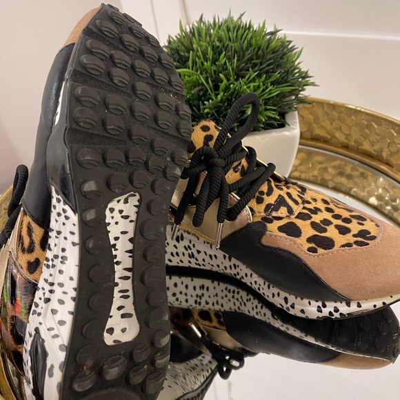 Steve Madden Women’s Cliff Sneaker - Picture 3 of 5